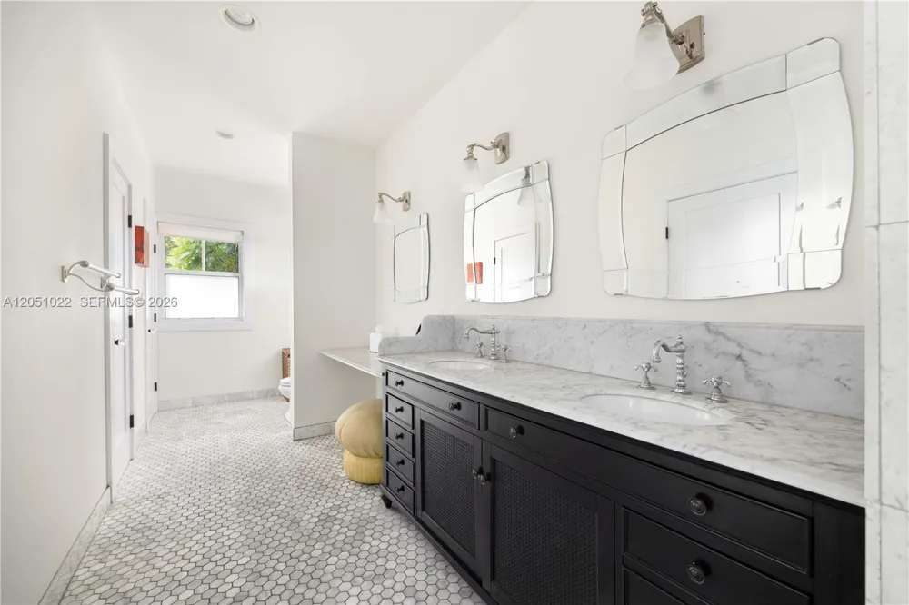 6845 SW 98th St Pinecrest, FL 33156