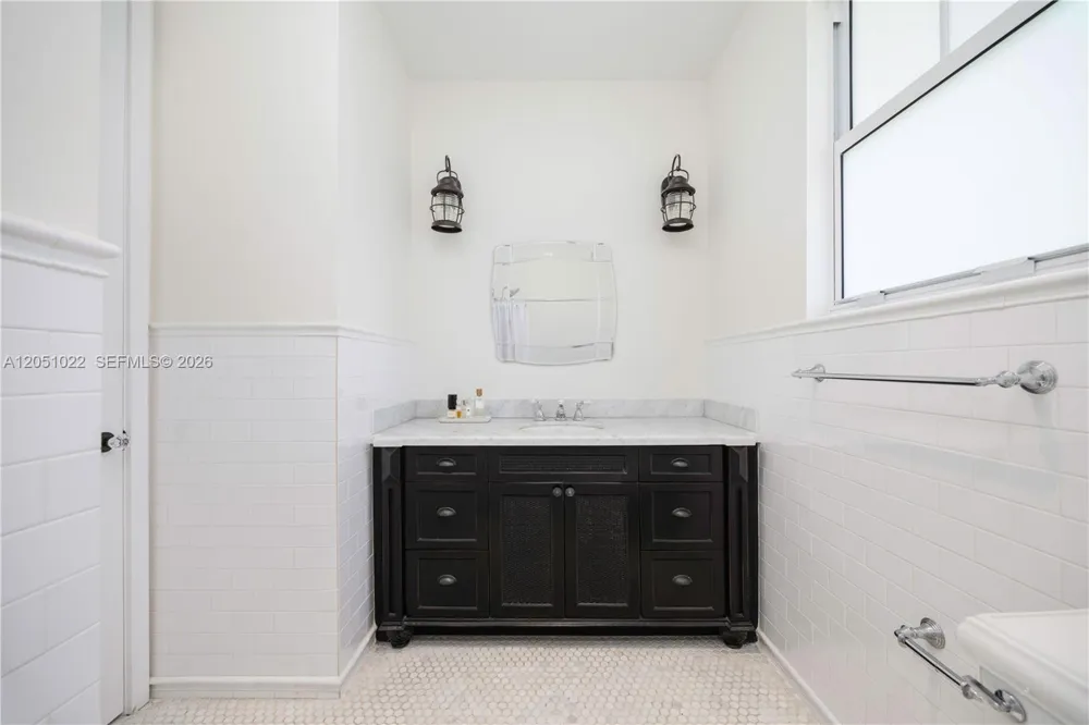 6845 SW 98th St Pinecrest, FL 33156