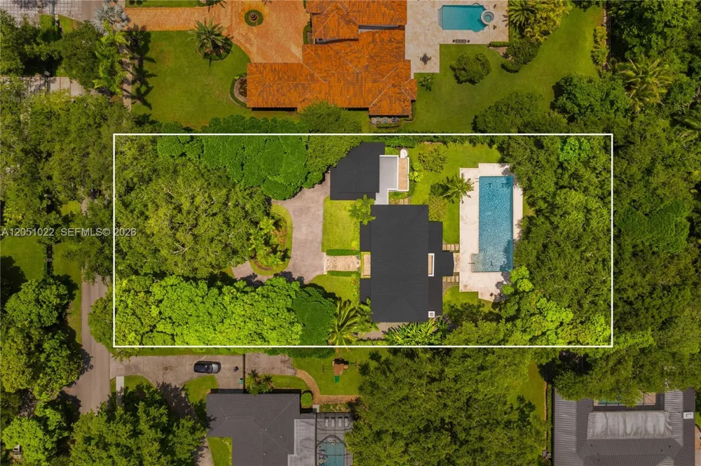 6845 SW 98th St Pinecrest, FL 33156