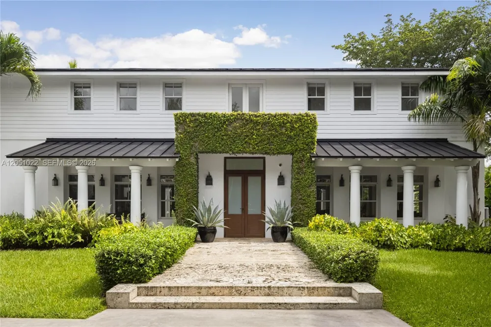 6845 SW 98th St Pinecrest, FL 33156
