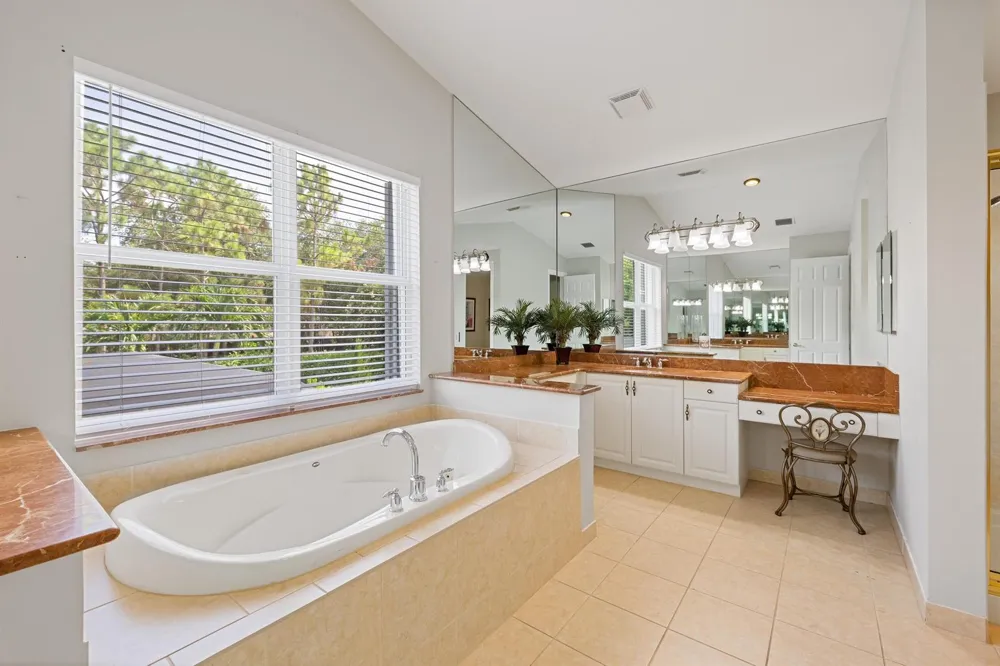 11045 Misty Ridge Way Boynton Beach, FL 33473