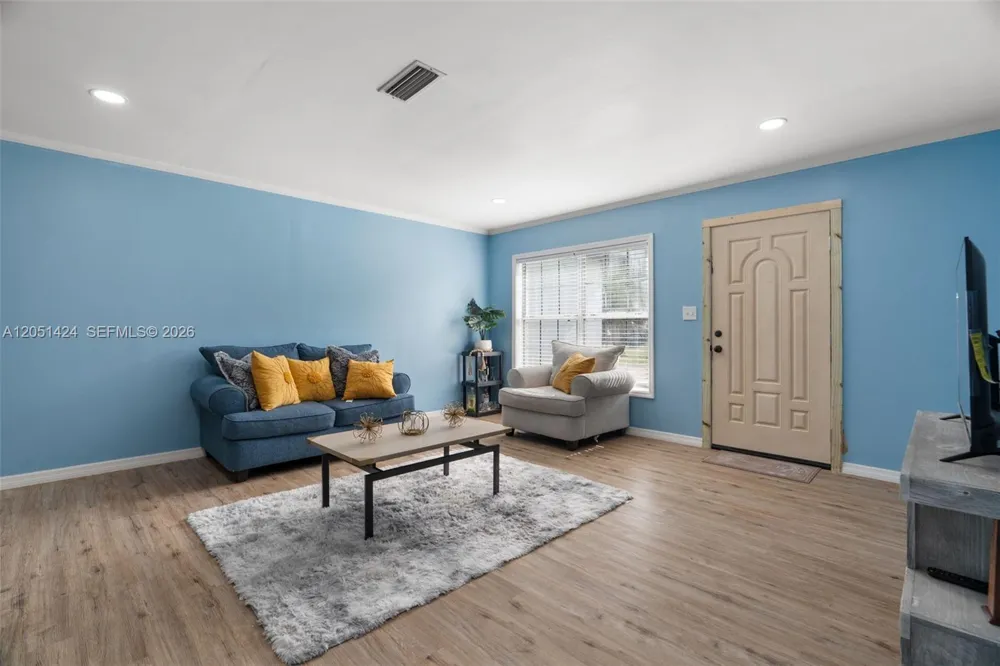 9775 Evans Jacksonville, FL 32208