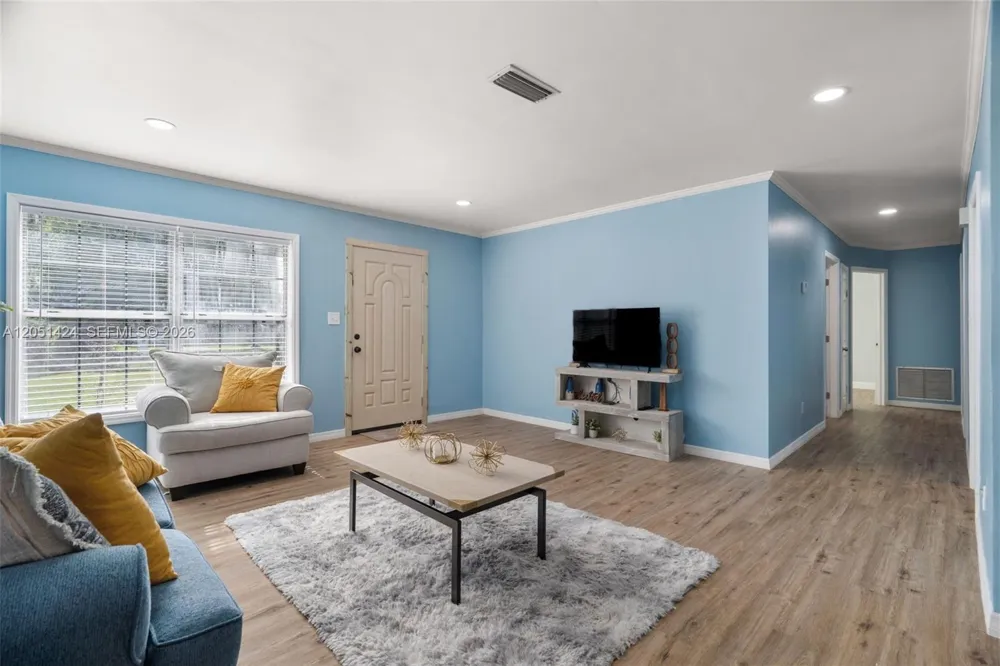 9775 Evans Jacksonville, FL 32208