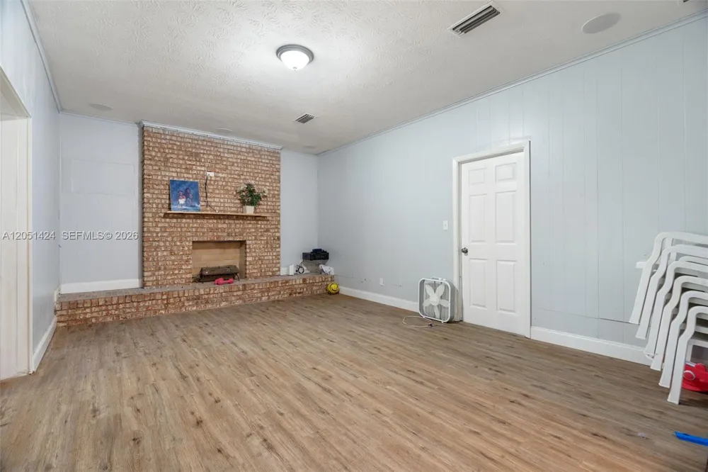 9775 Evans Jacksonville, FL 32208