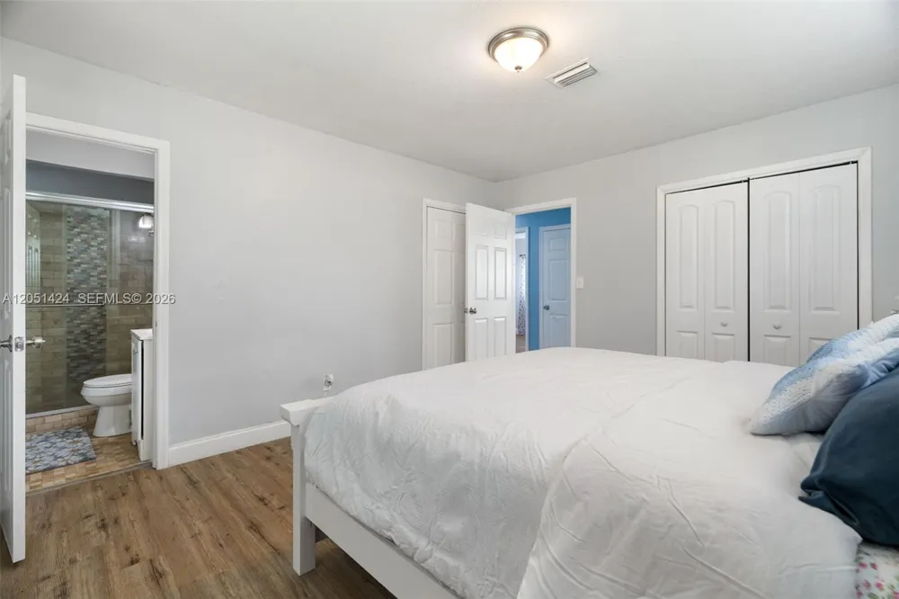 9775 Evans Jacksonville, FL 32208