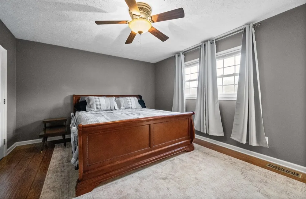 601 Pineridge Dr Hopkinsville, KY 42240