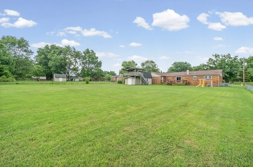 601 Pineridge Dr Hopkinsville, KY 42240