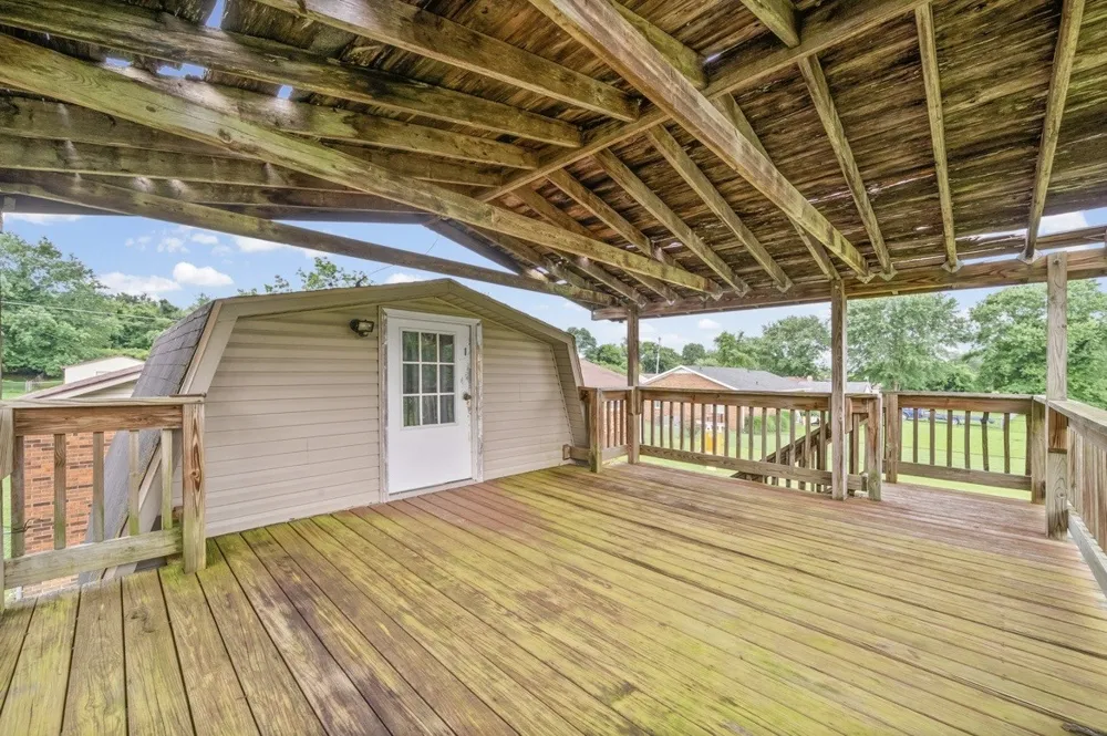 601 Pineridge Dr Hopkinsville, KY 42240