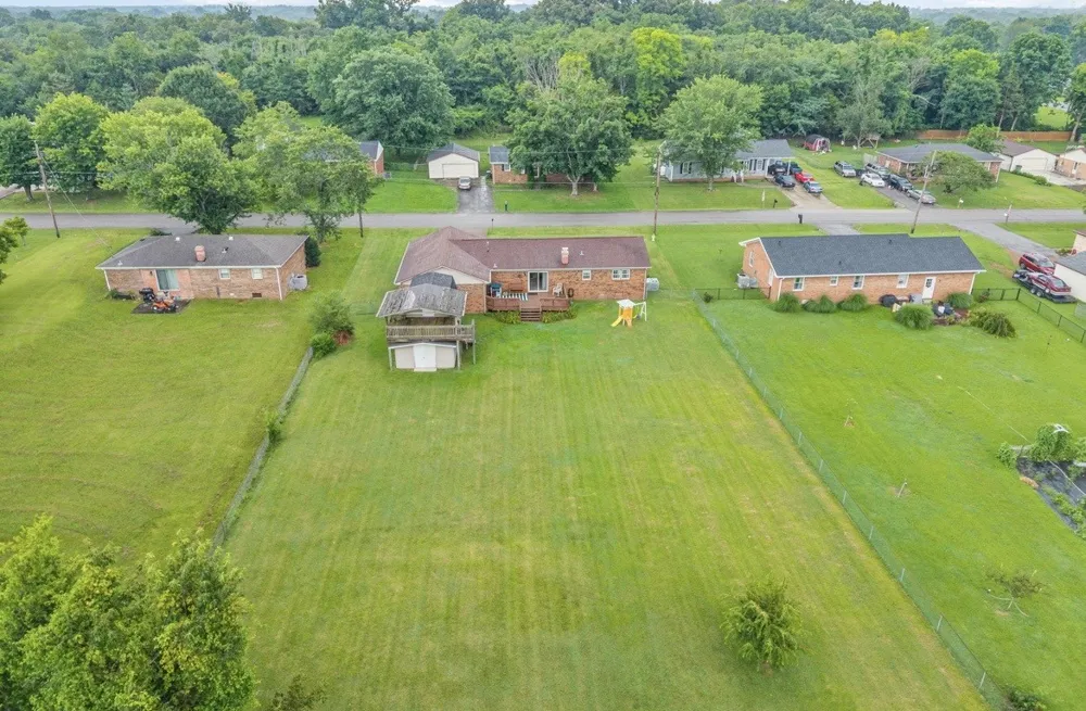 601 Pineridge Dr Hopkinsville, KY 42240