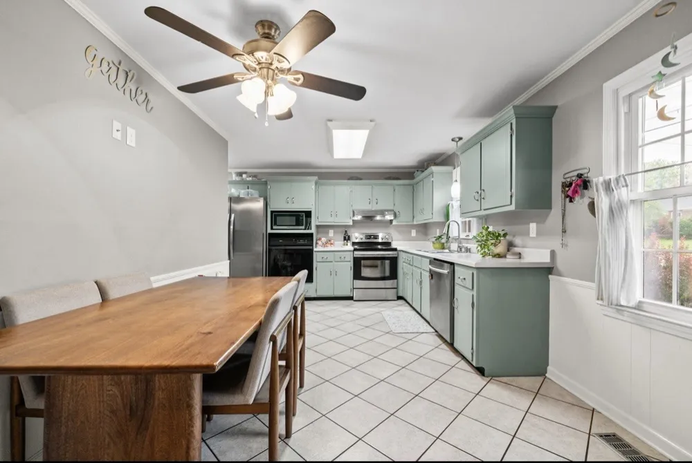 601 Pineridge Dr Hopkinsville, KY 42240