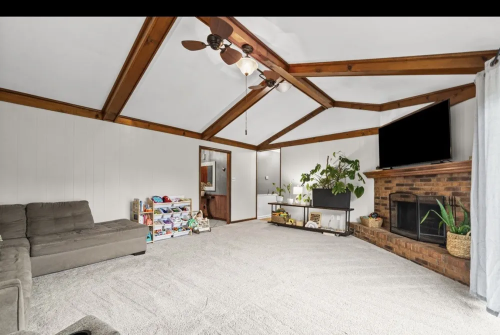 601 Pineridge Dr Hopkinsville, KY 42240