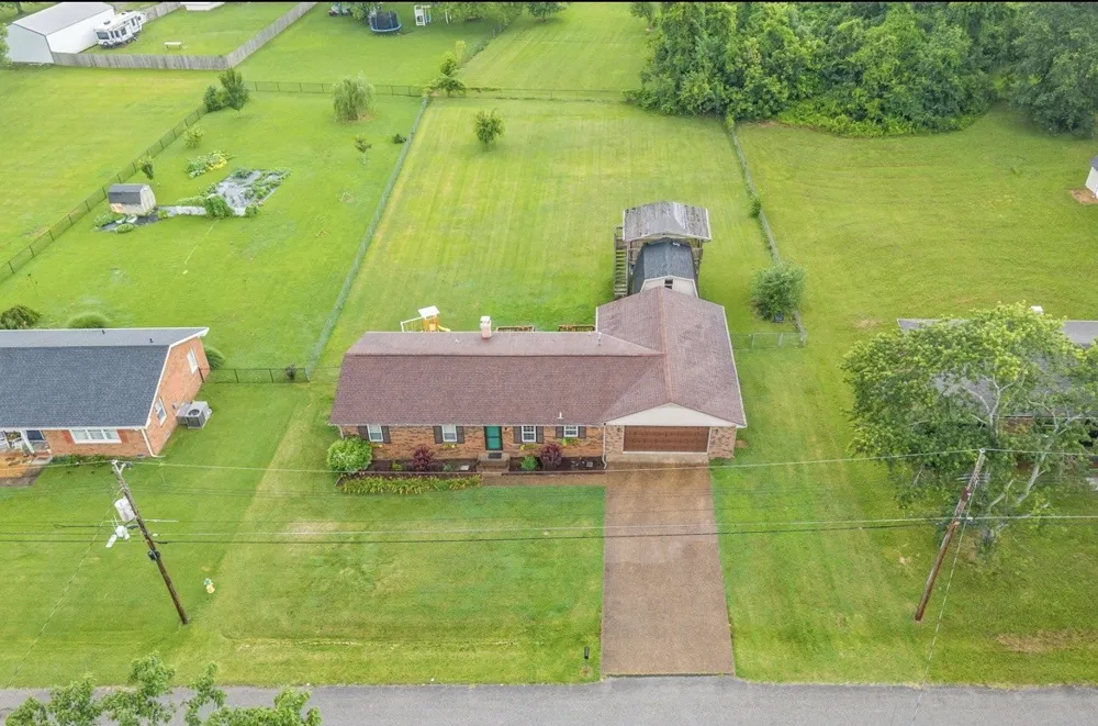 601 Pineridge Dr Hopkinsville, KY 42240