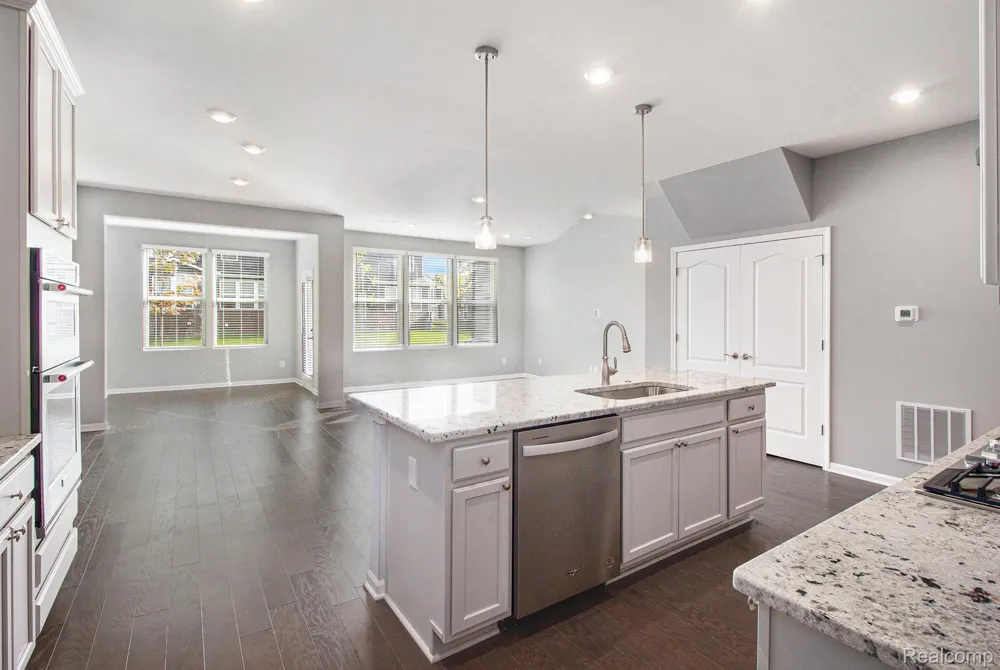 4759 Glenora Drive Orion Charter Township, MI 48359