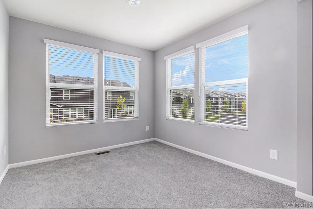 4759 Glenora Drive Orion Charter Township, MI 48359