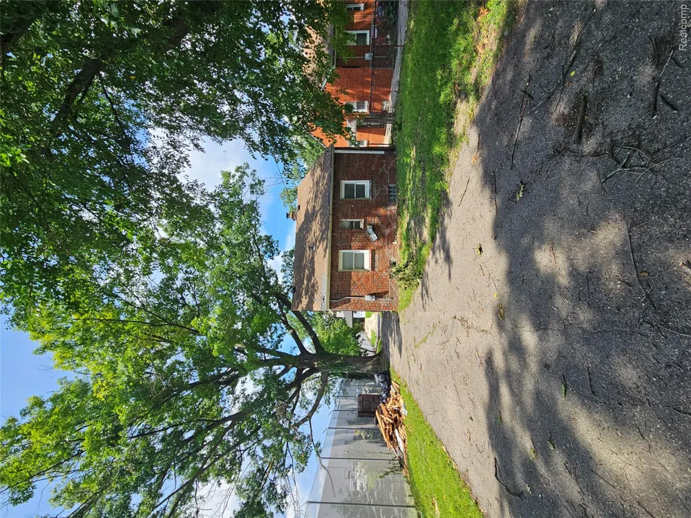 12876 Faust Avenue Detroit City, MI 48223
