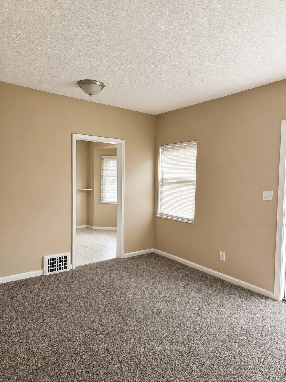 12876 Faust Avenue Detroit City, MI 48223