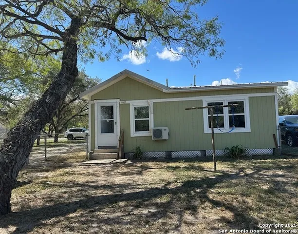224 Hazen Sinton, TX 78387