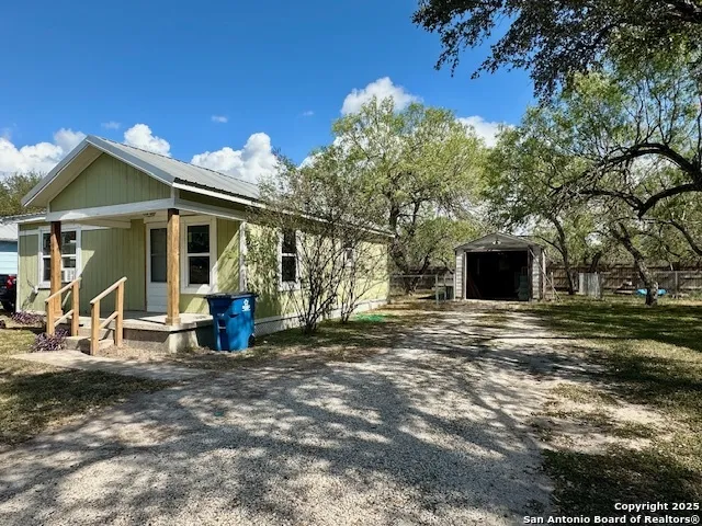 224 Hazen Sinton, TX 78387