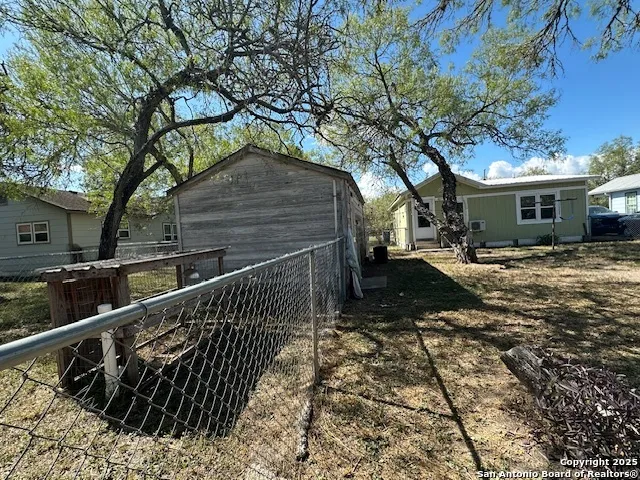224 Hazen Sinton, TX 78387