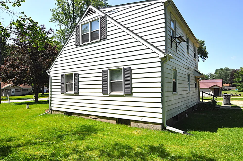 3053 S 3rd Street Niles, MI 49120