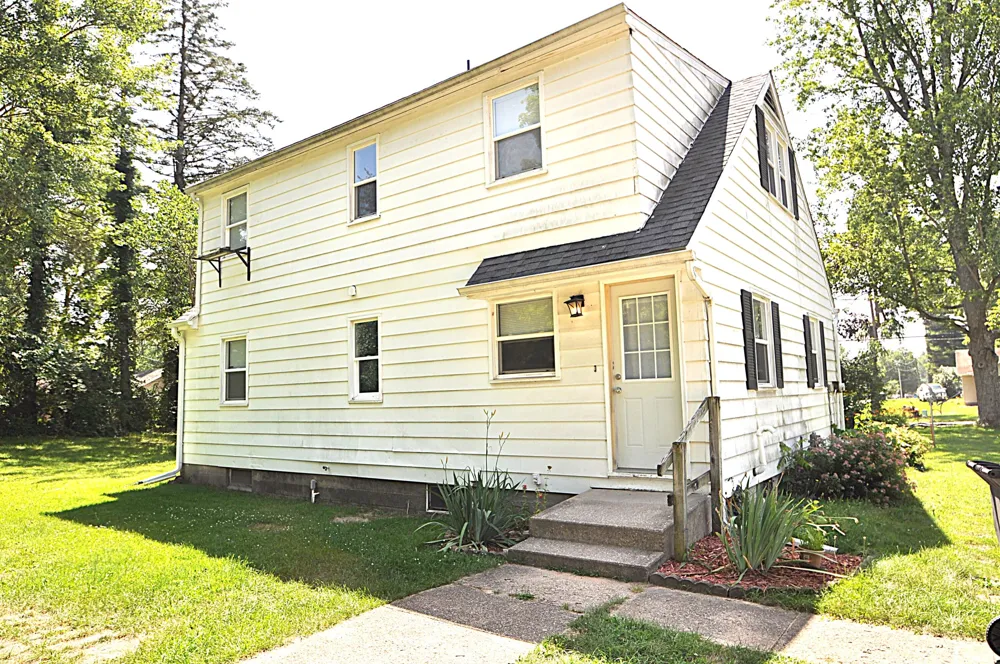 3053 S 3rd Street Niles, MI 49120