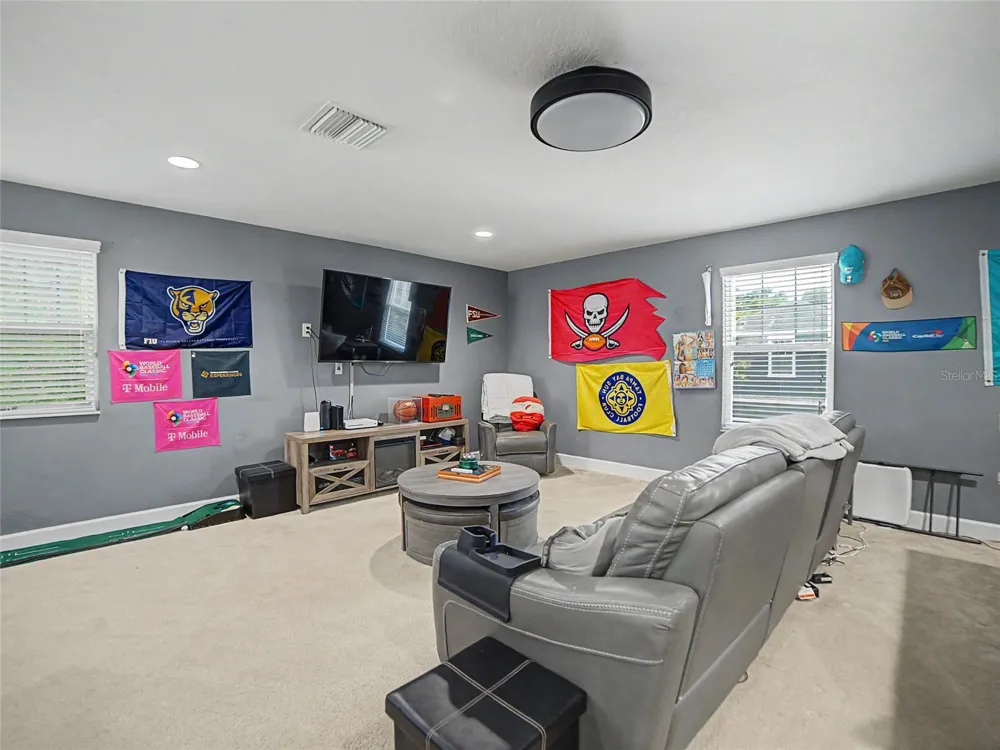 16910 DORMAN ROAD Lithia, FL 33547