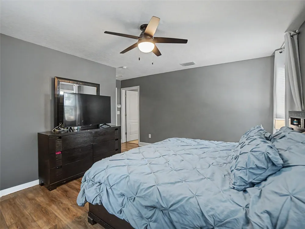 16910 DORMAN ROAD Lithia, FL 33547
