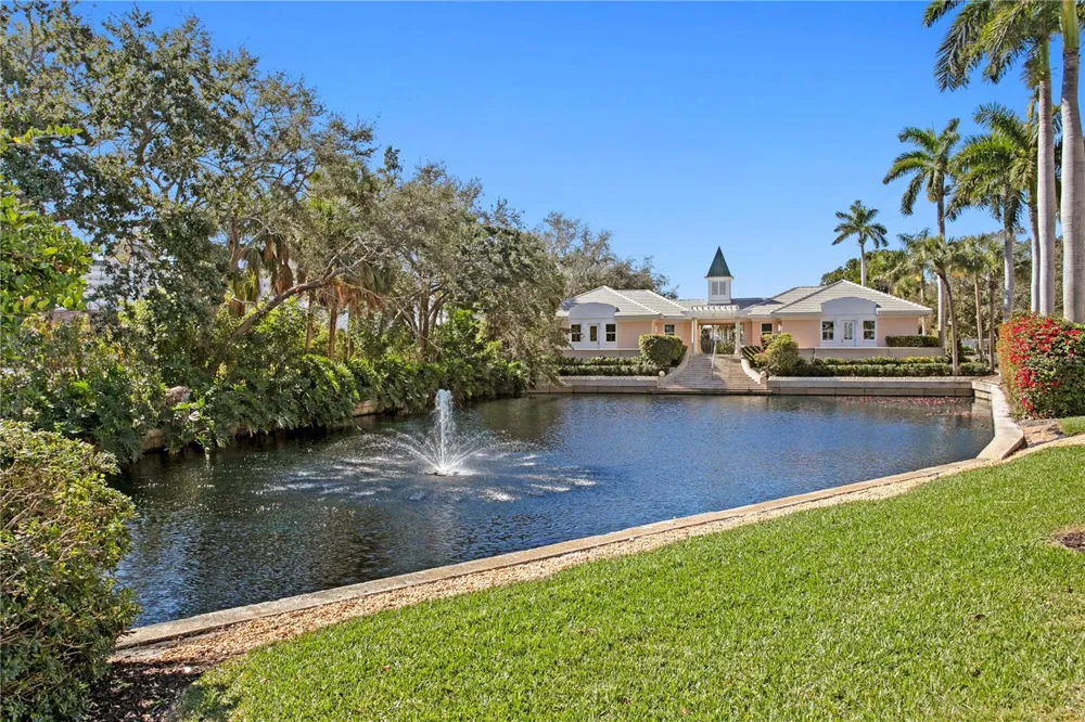 4971 BACOPA LANE S #703 St Petersburg, FL 33715