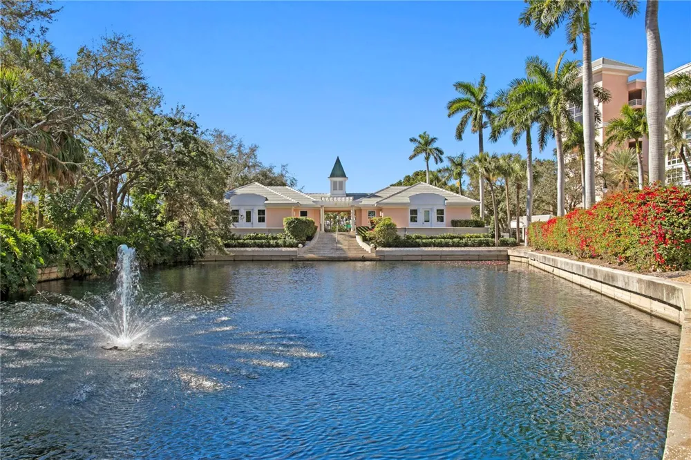 4971 BACOPA LANE S #703 St Petersburg, FL 33715