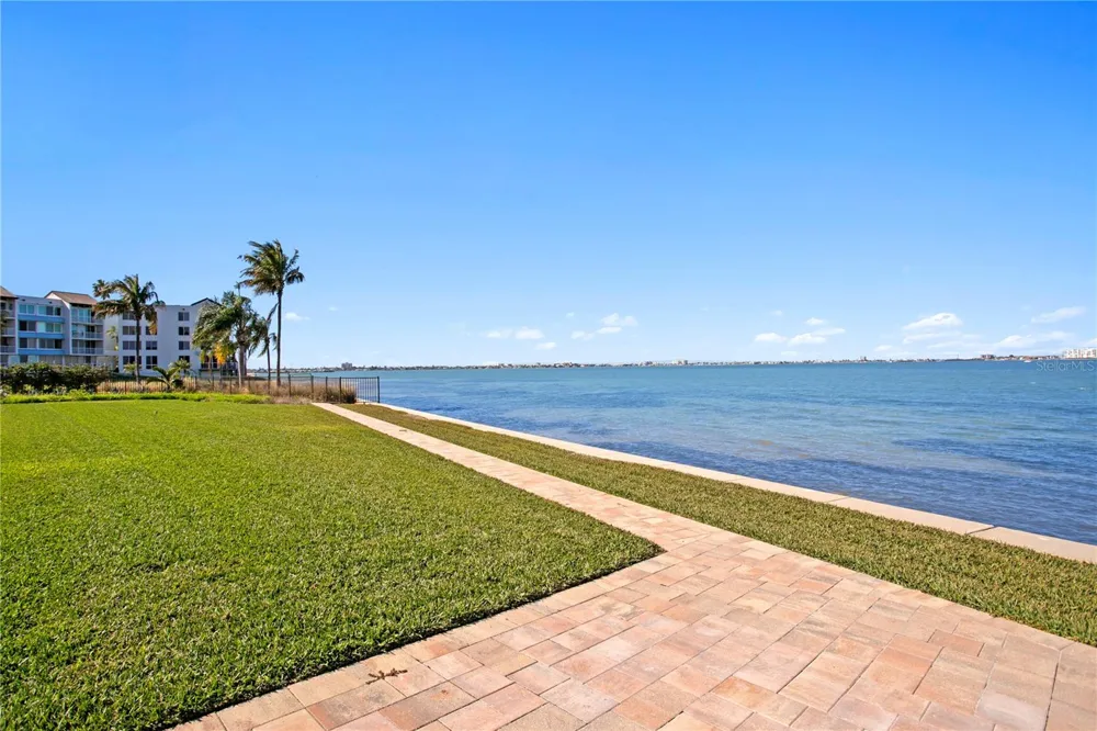 4971 BACOPA LANE S #703 St Petersburg, FL 33715
