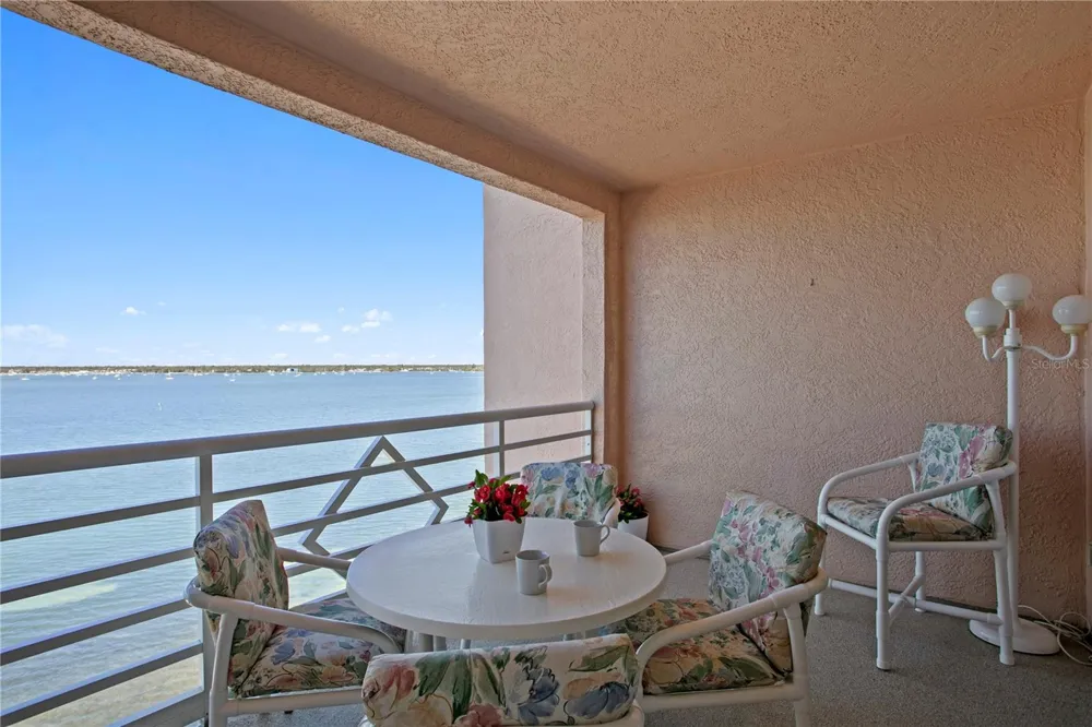 4971 BACOPA LANE S #703 St Petersburg, FL 33715
