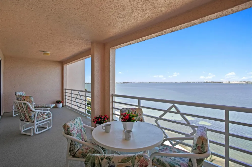 4971 BACOPA LANE S #703 St Petersburg, FL 33715