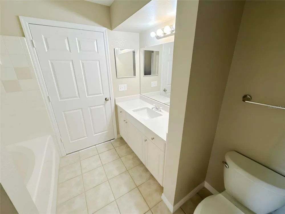 5531 ROSEHILL ROAD #201 Sarasota, FL 34233