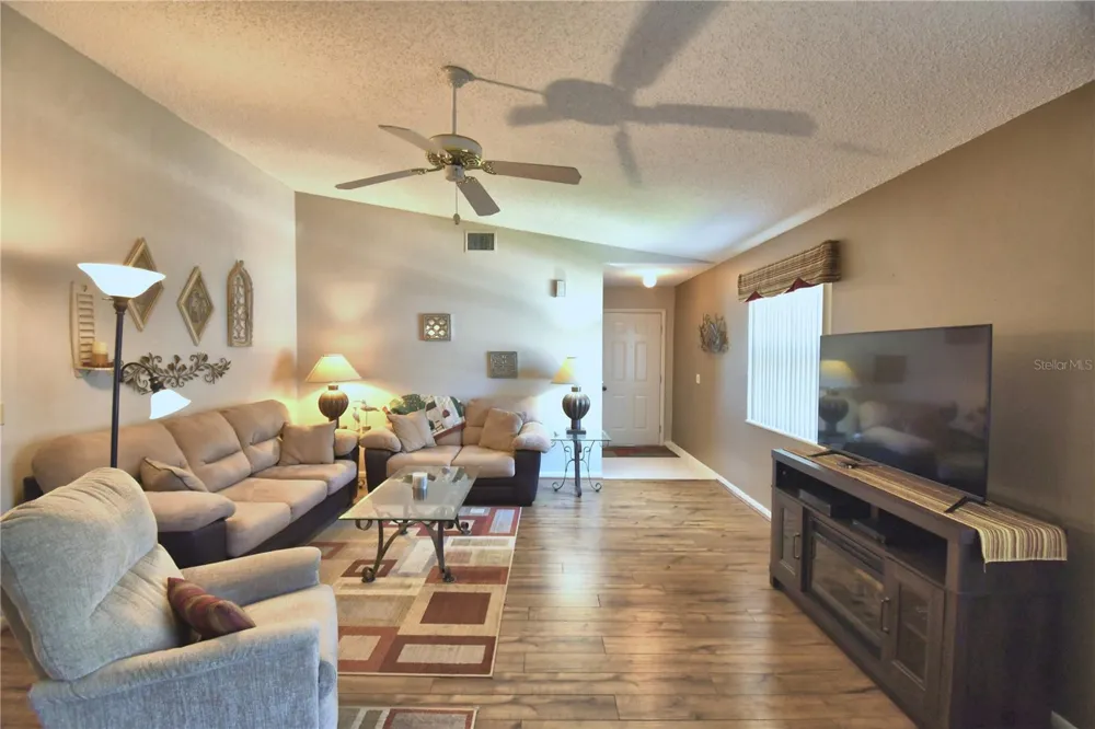 4860 GOLDENVIEW LANE Lakeland, FL 33811