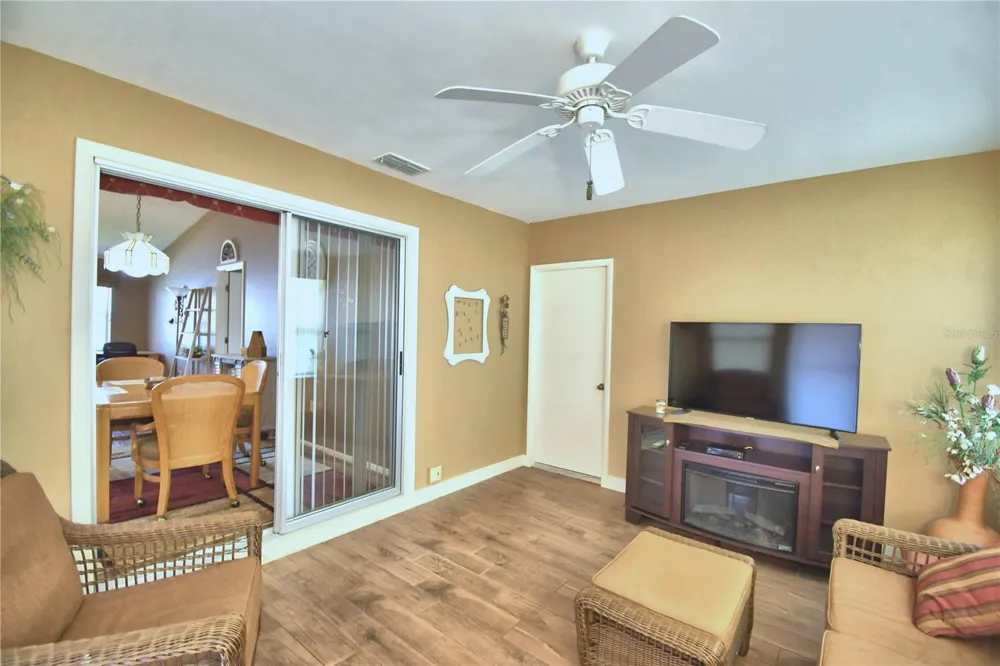 4860 GOLDENVIEW LANE Lakeland, FL 33811