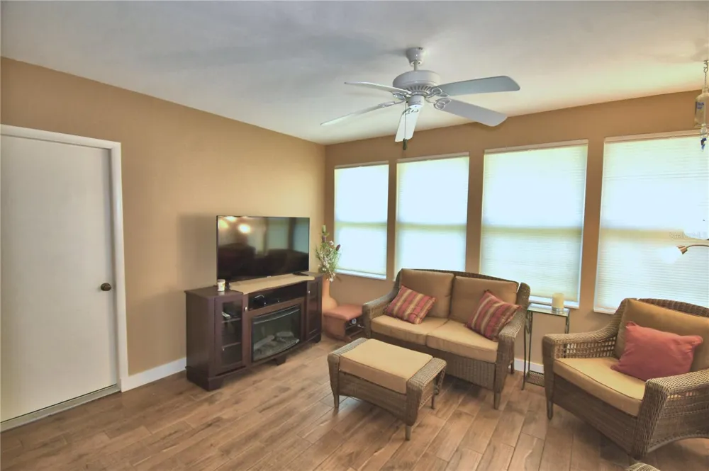 4860 GOLDENVIEW LANE Lakeland, FL 33811