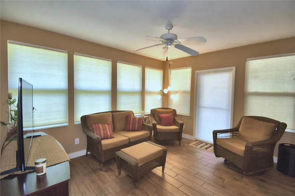 4860 GOLDENVIEW LANE Lakeland, FL 33811