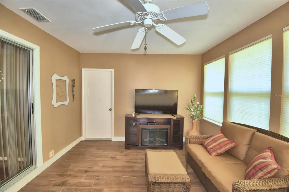4860 GOLDENVIEW LANE Lakeland, FL 33811