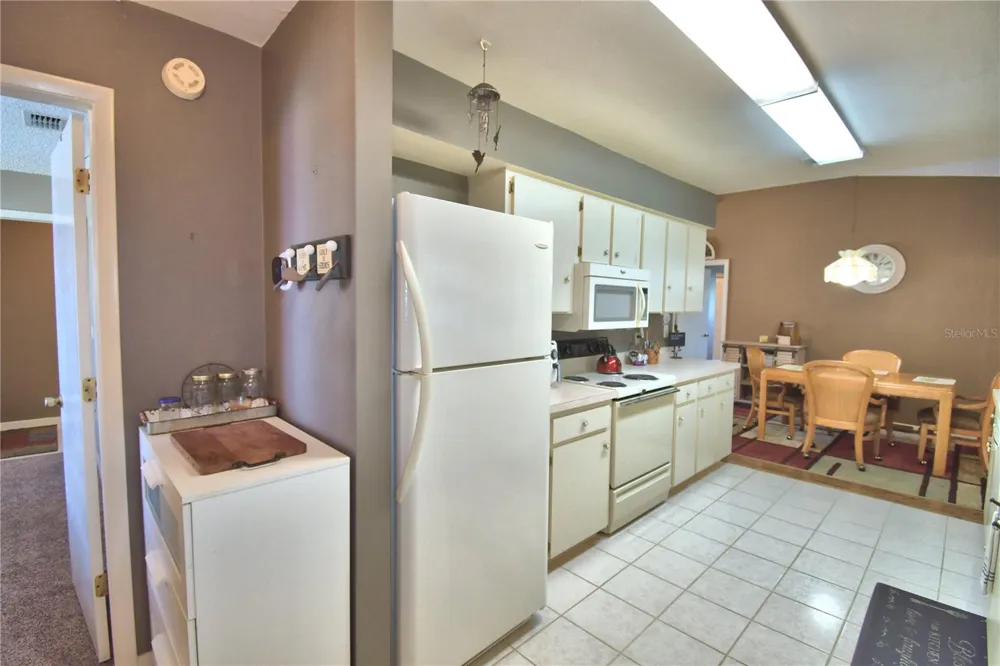 4860 GOLDENVIEW LANE Lakeland, FL 33811