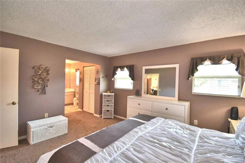 4860 GOLDENVIEW LANE Lakeland, FL 33811