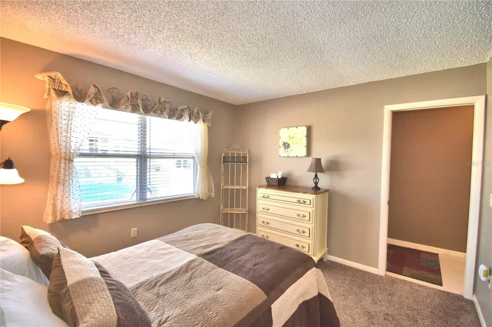 4860 GOLDENVIEW LANE Lakeland, FL 33811