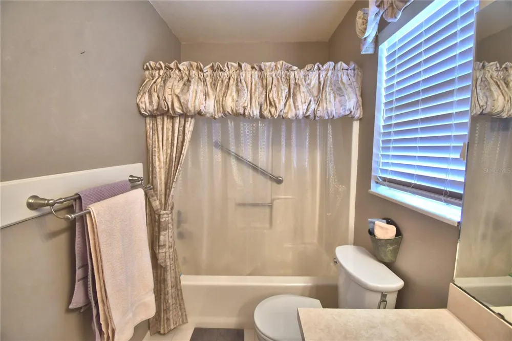 4860 GOLDENVIEW LANE Lakeland, FL 33811