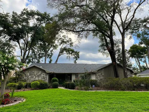 6328 QUEENSWAY DRIVE
