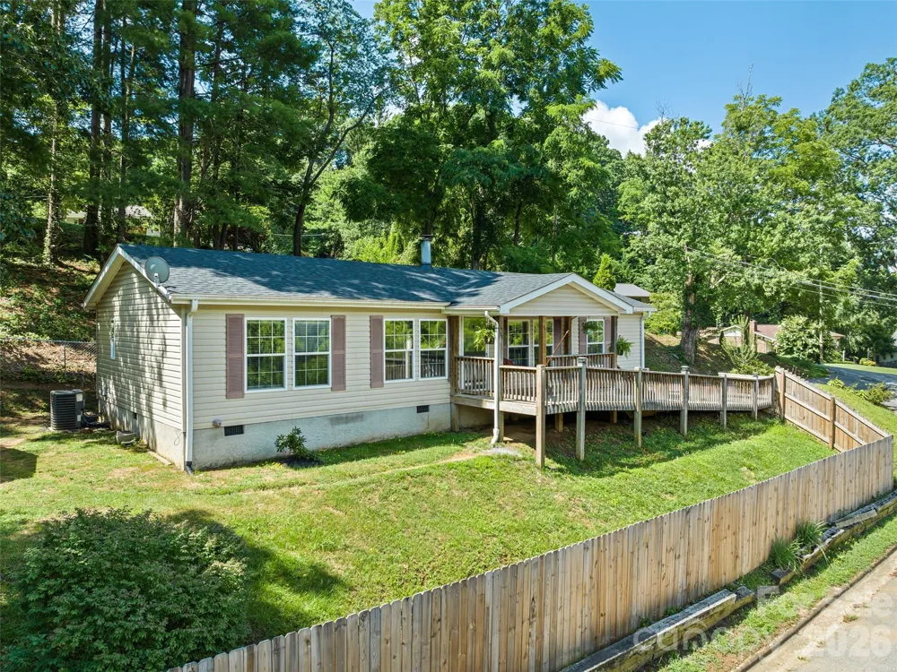 26 Cedar Street Canton, NC 28716