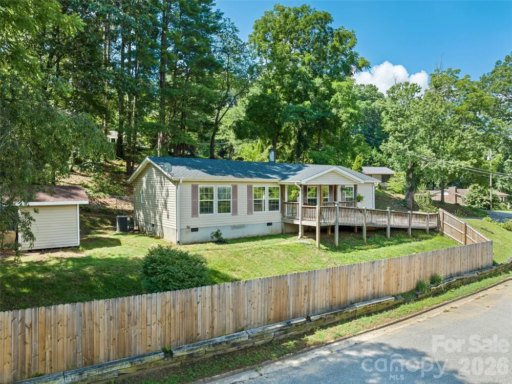 26 Cedar Street Canton, NC 28716