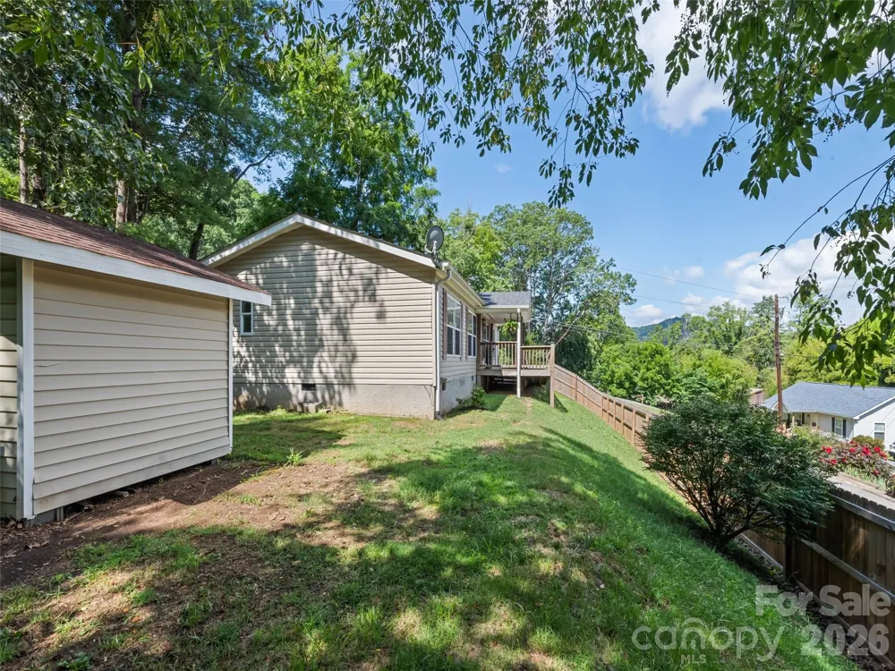 26 Cedar Street Canton, NC 28716