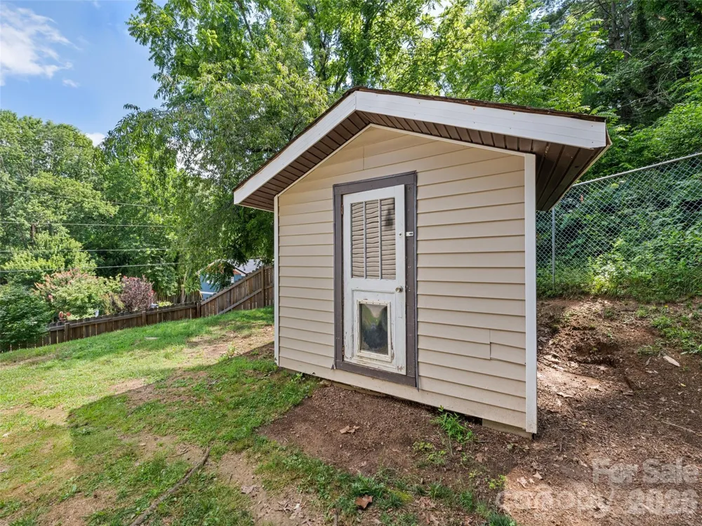 26 Cedar Street Canton, NC 28716