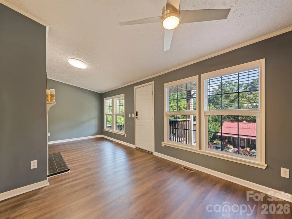 26 Cedar Street Canton, NC 28716