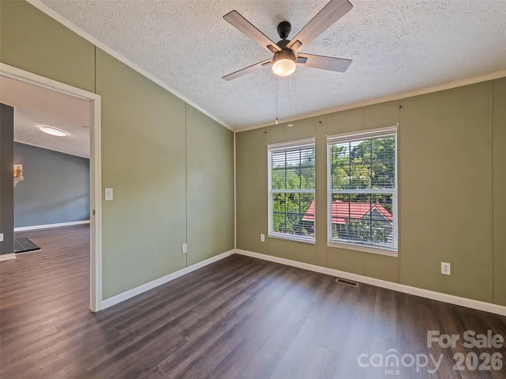 26 Cedar Street Canton, NC 28716