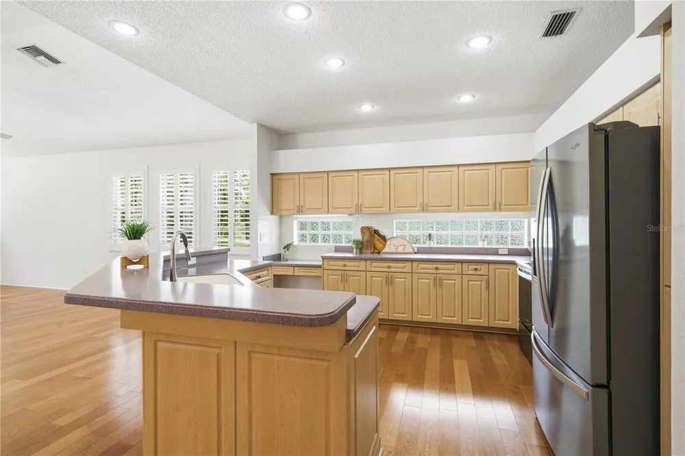 3187 STERLING STREET Tarpon Springs, FL 34688